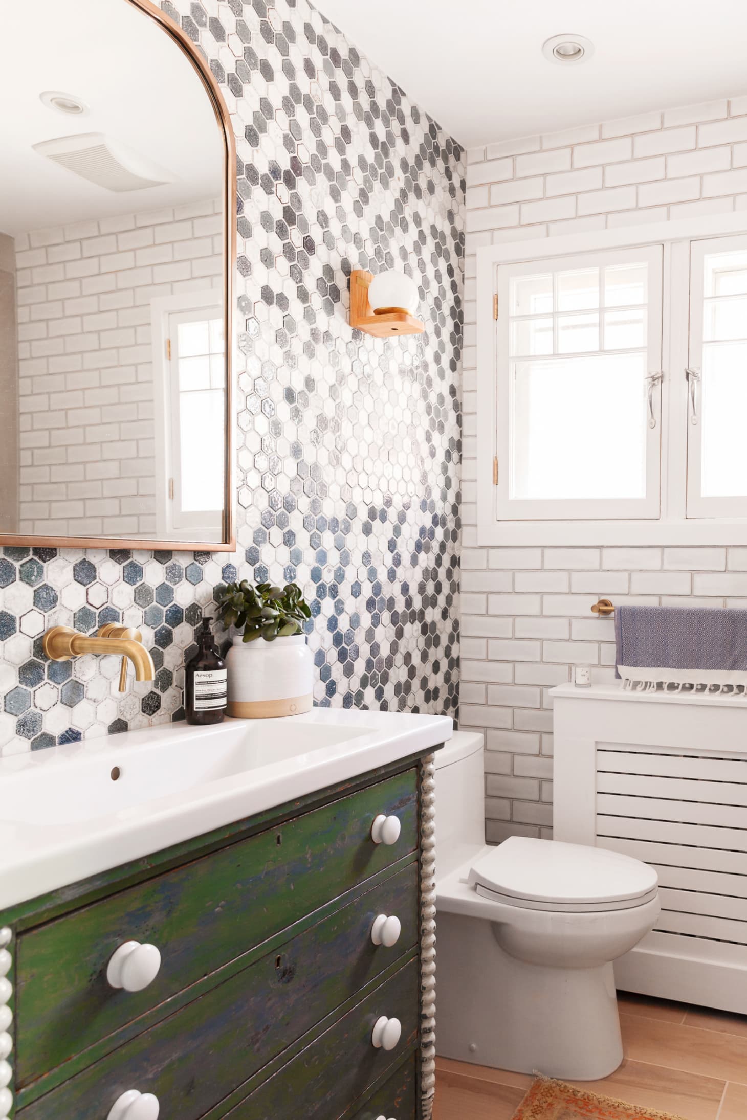 The Best Decorating Ideas for Your Bathroom Walls Apartment Therapy